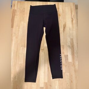 Lululemon Wonder Train - high rise.